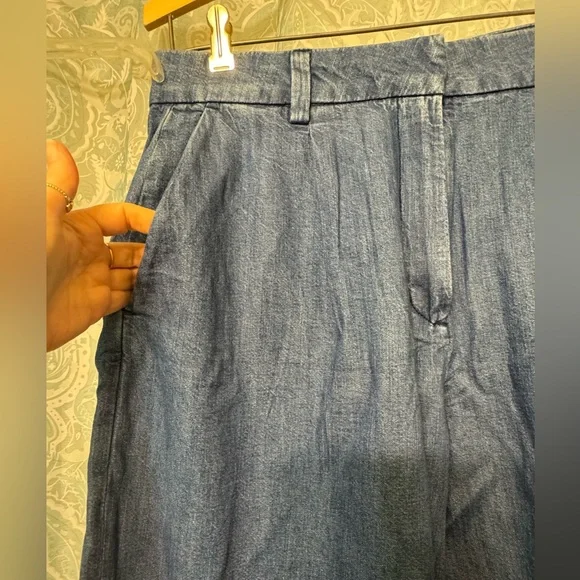 Old Navy Wide Leg Adjustable Waist Jeans - Picture 3 of 9